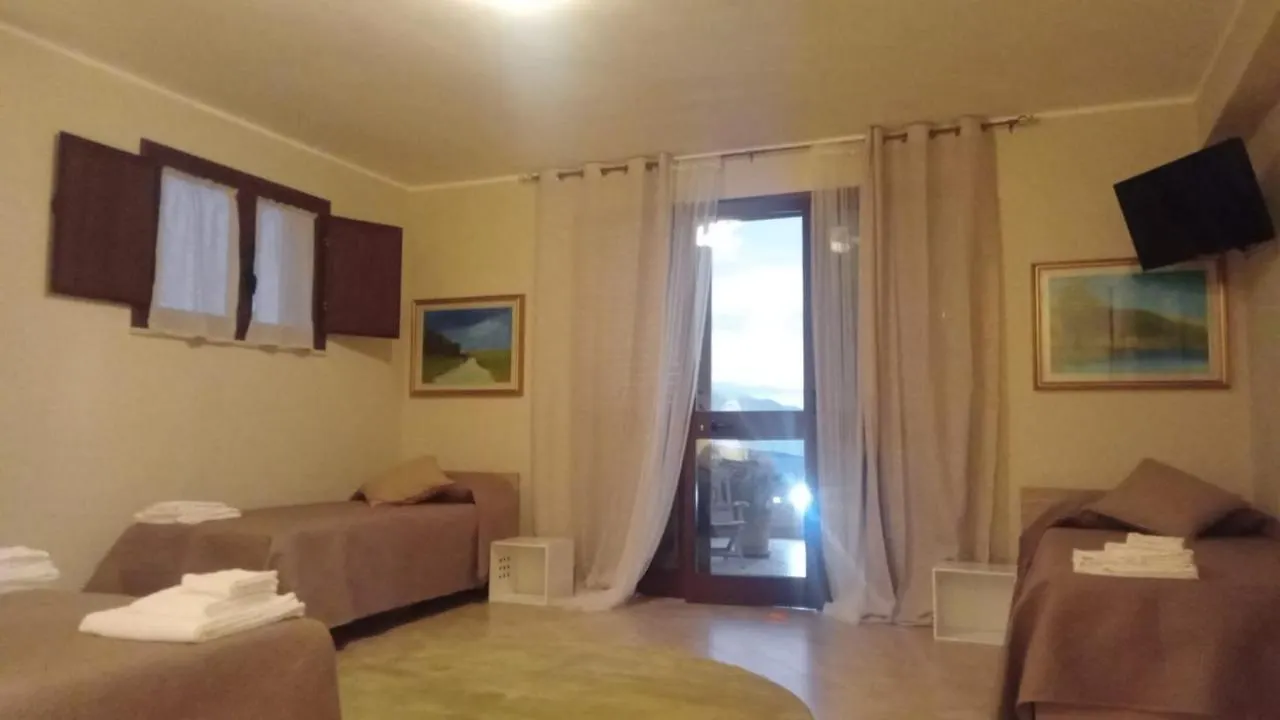쿠스토나치 Raggi Di Sole B&B 0*,