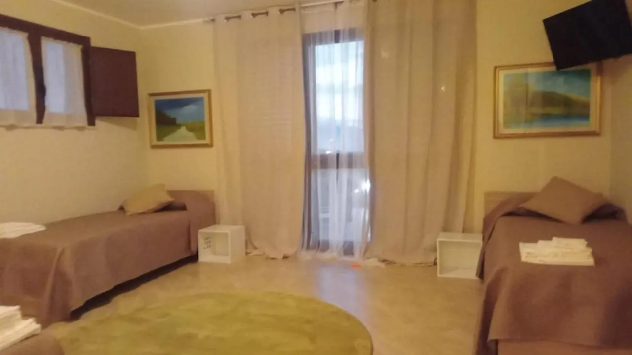 쿠스토나치 Raggi Di Sole B&B 0*,  이탈리아